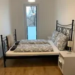 Apartment Westside - Modern & Peaceful - Free Garage!