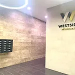 Apartment Westside - Modern & Peaceful - Free Garage!