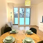 Westside - Modern & Peaceful - Free Garage! Apartment