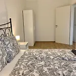Apartment Westside - Modern & Peaceful - Free Garage! Budapest