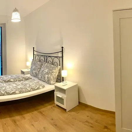Lejlighed Westside - Modern & Peaceful - Free Garage! Budapest
