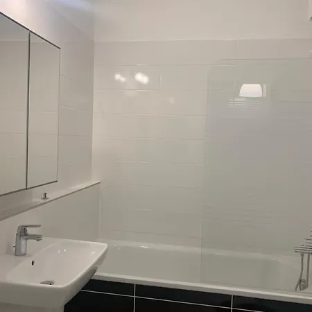 Lejlighed Westside - Modern & Peaceful - Free Garage!