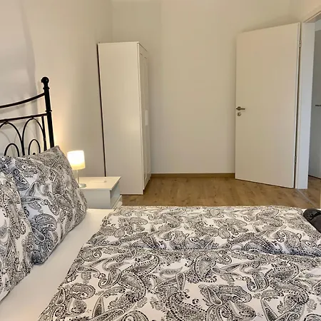 Lejlighed Westside - Modern & Peaceful - Free Garage! Budapest