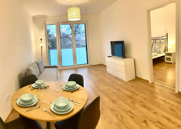 Westside - Modern & Peaceful - Free Garage!